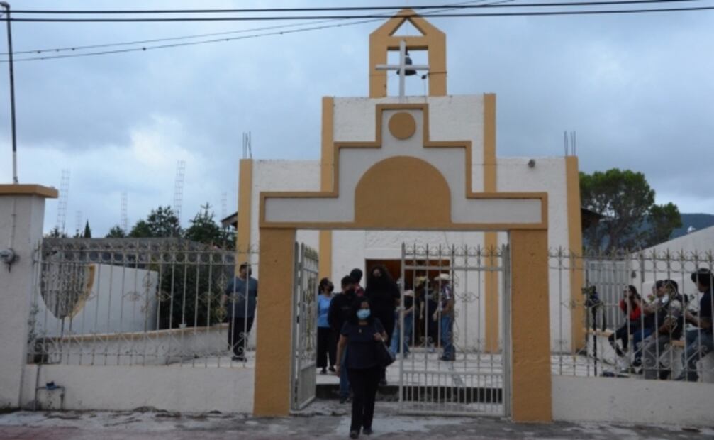 Regresan restos de Debanhi a su tumba tras exhumación; "dejamos las cosas en manos de Dios", dice su papá