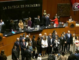 Rinden protesta nuevos cónsules en el Congreso; Lilly Téllez cuestiona nombramiento del exdirector del Insabi