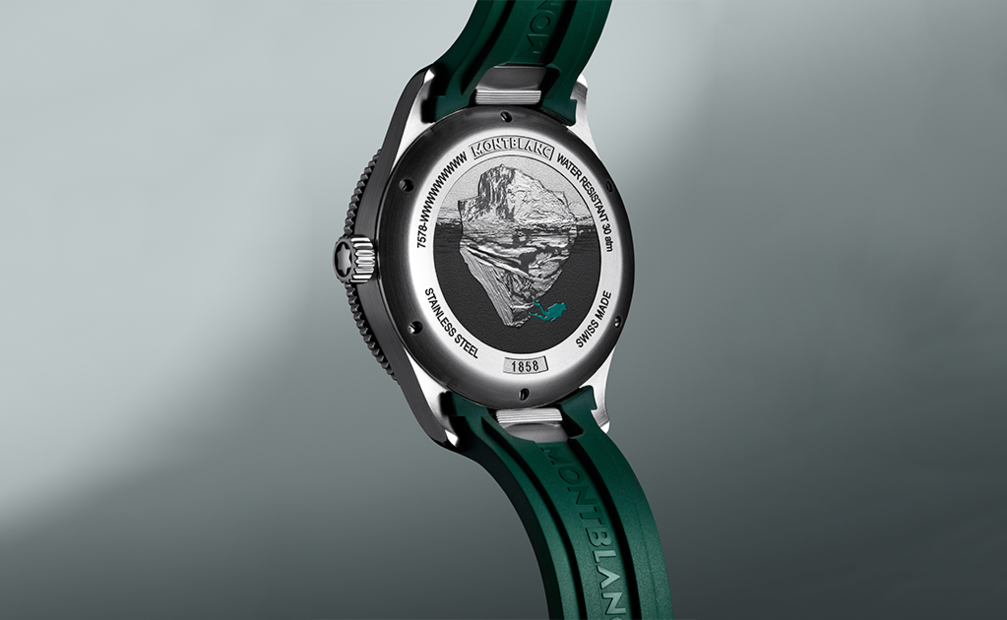 Nueva edición boutique. Una carátula verde que luce un efecto similar al de las profundidades del hielo glaciar de las montañas. La pieza lleva correa de caucho con contorno verde o brazalete de acero.