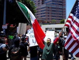Declaran toque de queda en el centro de Los Ángeles por protestas contra redadas; concluirá a las 6:00 del miércoles