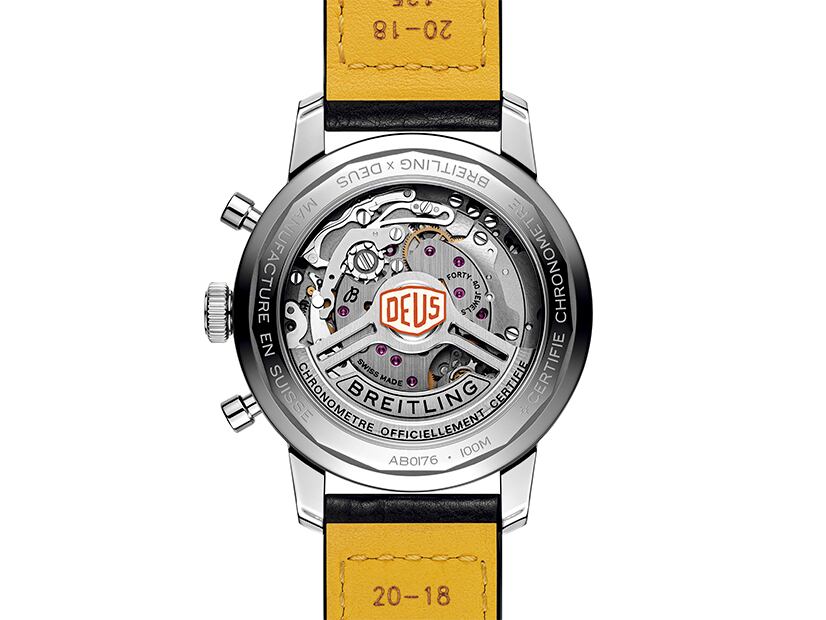 La nueva version del Breitling Top Time manufactura, edición Deus Ex Machina, rompe con la anterior al incorporar un tercer cuadrante. El fondo visto permite disfrutar del movimiento manufactura Calibre 01.