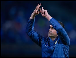 André Jardine explicó su seña hacia la afición de Cruz Azul; "estaba caliente", lanzó el técnico del América