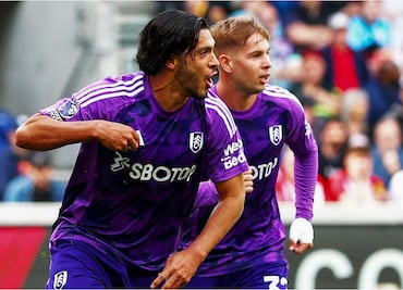 Raúl Jiménez marca golazo en la Premier League; el mexicano adelantó al Fulham
