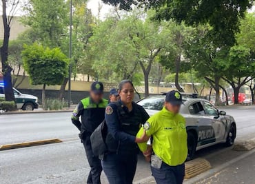 Detienen a dos policías de tránsito CDMX por presunta corrupción; solicitaron dinero a ciudadana